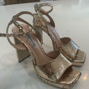 Steve Madden size 6M Gold Heels Made in Brazil